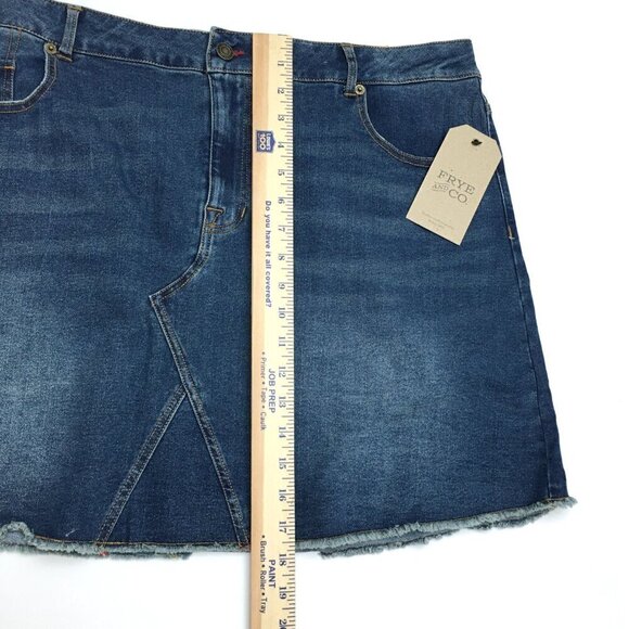 NEW Frye and Co. Women's Mini Denim Jean Skirt Frayed Hem size 18W - Picture 5 of 8